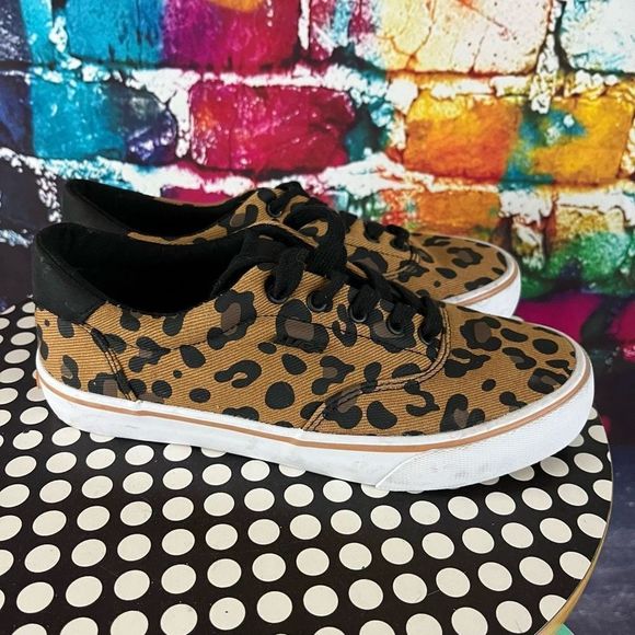 Lugz Cheetah Animal Print Canvas Casual Lace Up Sneakers Size 7 Medium - Picture 1 of 7
